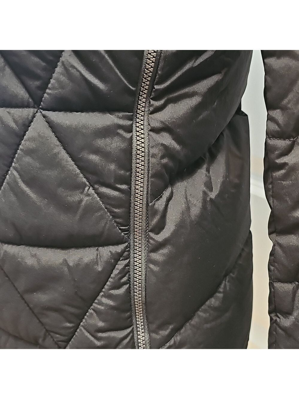 240. Lululemon Down Pullover Hoodie - Picture 4 of 10